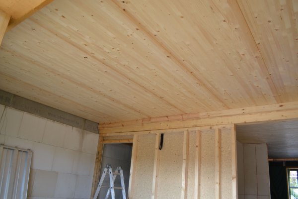 15.09.2025 - Wohnung 3 (Bauabschnitt 2) hat eine Decke