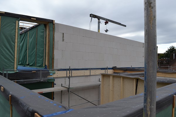 26.09.2025 - Die Wände stehen im Obergeschoss