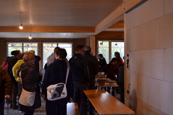 30.10.2025 - ... mit vielen Besuchern im Gemeinschaftsraum