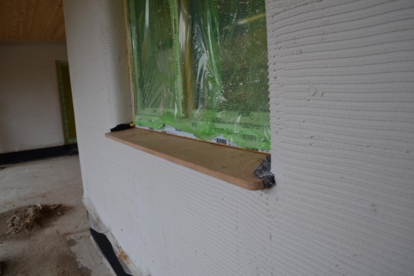 07.11.2025 - Außenfensterbänke sind auch schon teilweise da