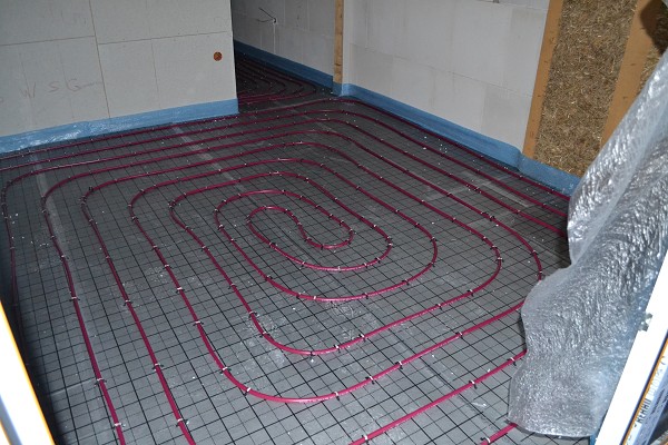 26.11.2025 - Und schon ist sie eingebaut, der Estrich kann kommen